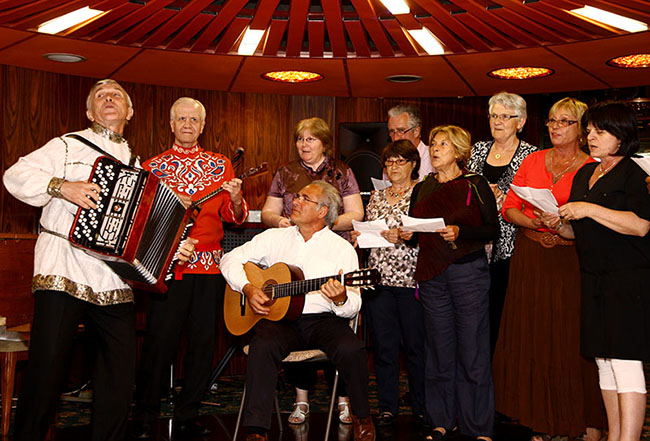 Vodohod MS Nikolay Chernyshevsky Interior Entertainment Sing-Along Class.jpg